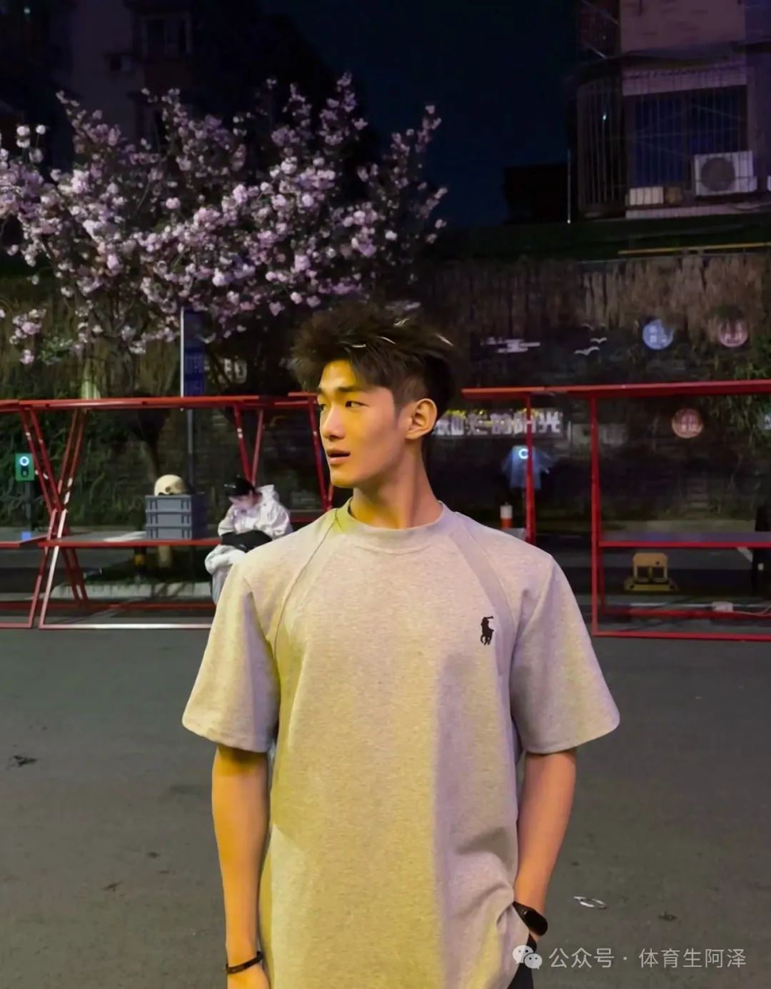 188 成都猛 1 黑皮体育打桩机，成都的小男生又幸福了......