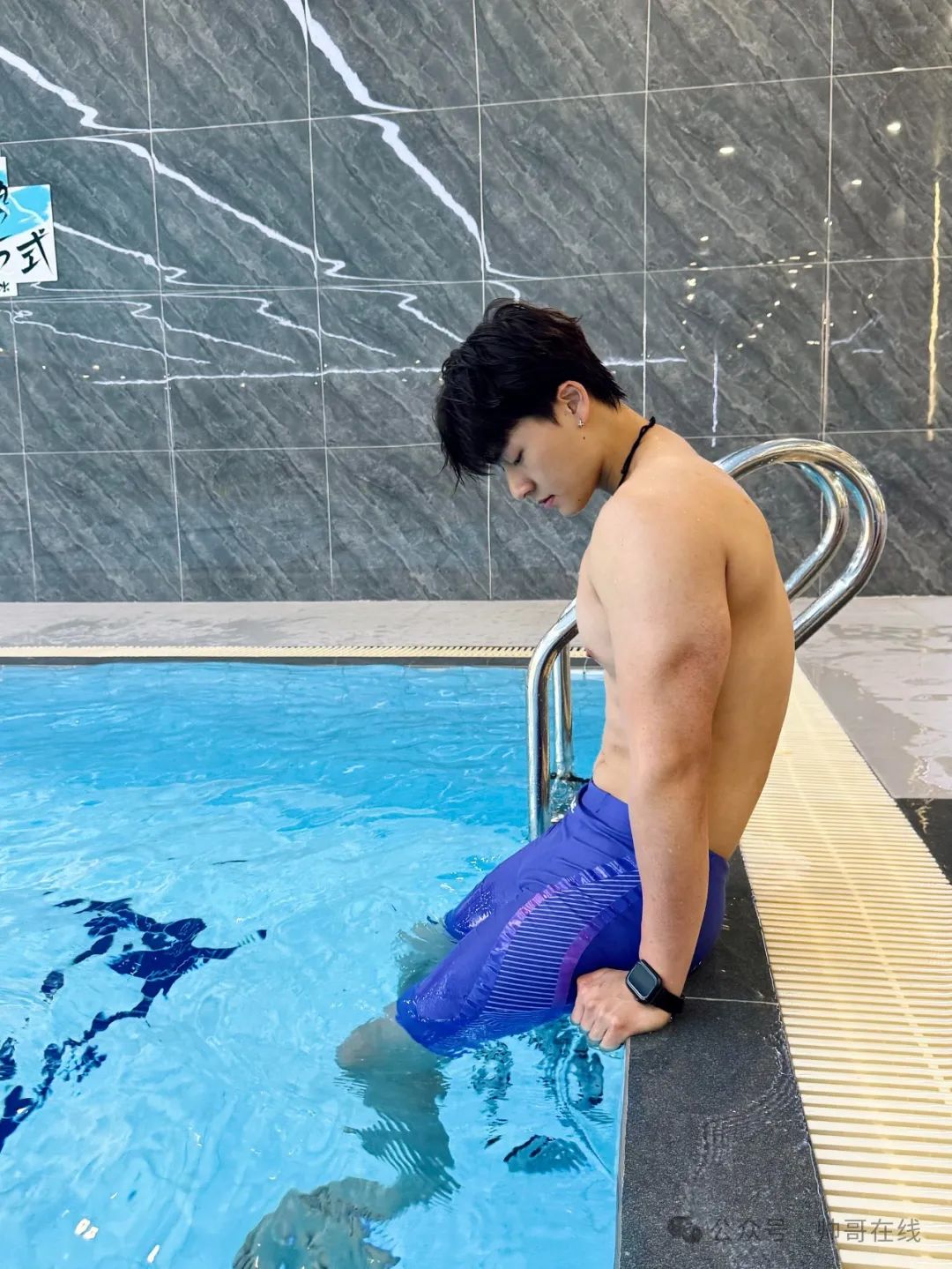 185CM 肌肉男大体育生，刚满 20 的帅弟弟！