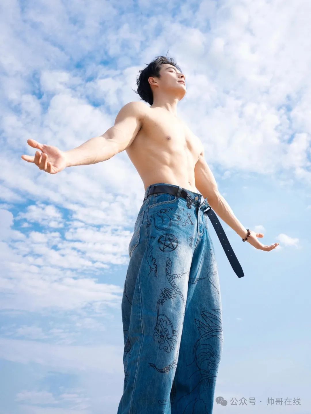 山东 183CM 高鼻梁肌肉帅哥，爱了爱了！
