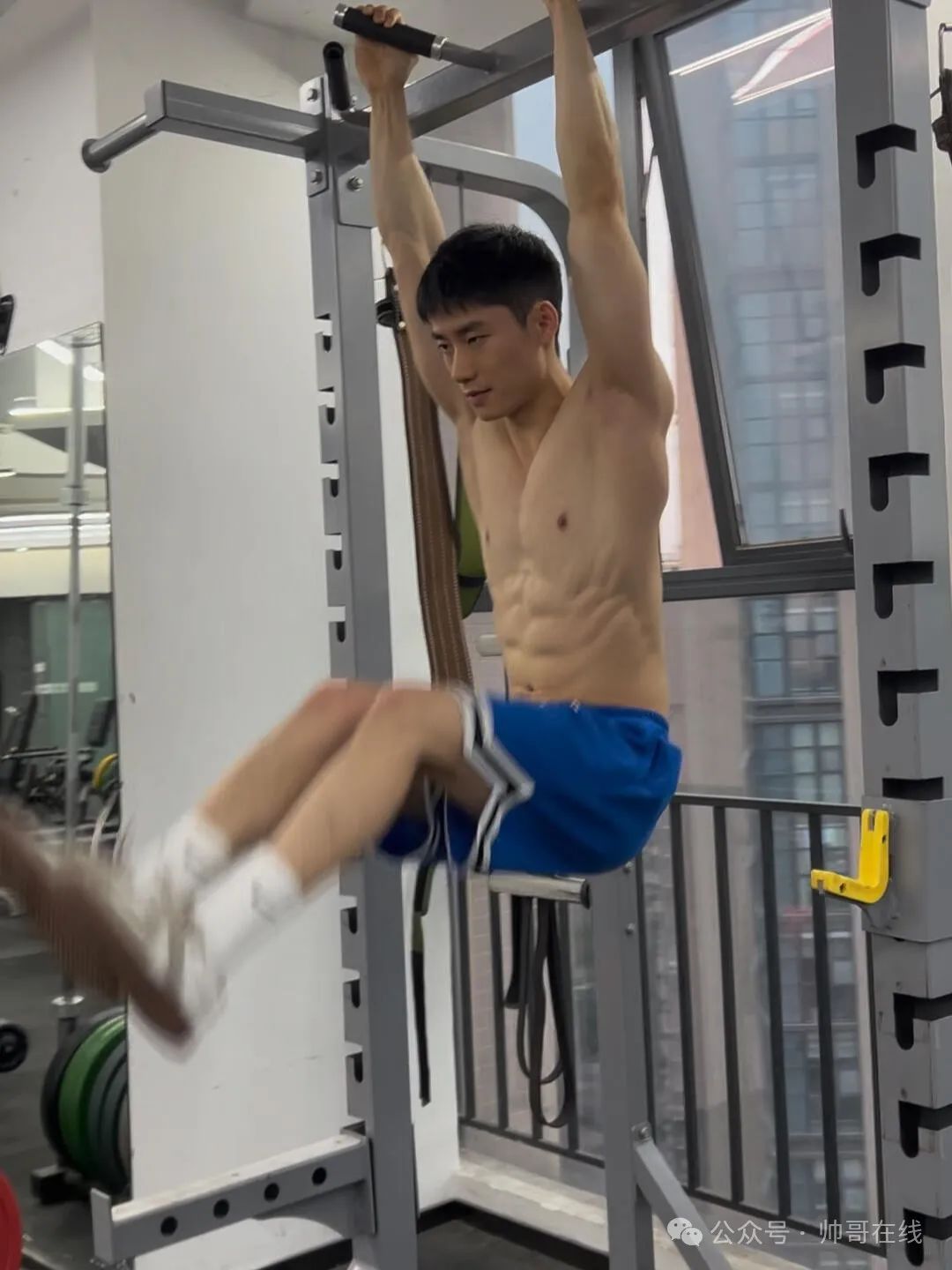 单眼皮肌肉健身帅哥，最大的资本就是身材!