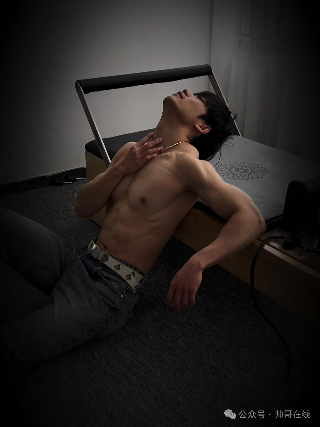 单眼皮肌肉健身帅哥，最大的资本就是身材!