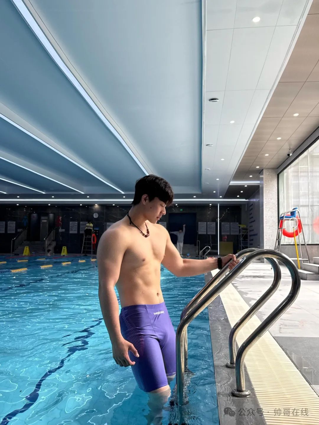 185CM 肌肉男大体育生，刚满 20 的帅弟弟！