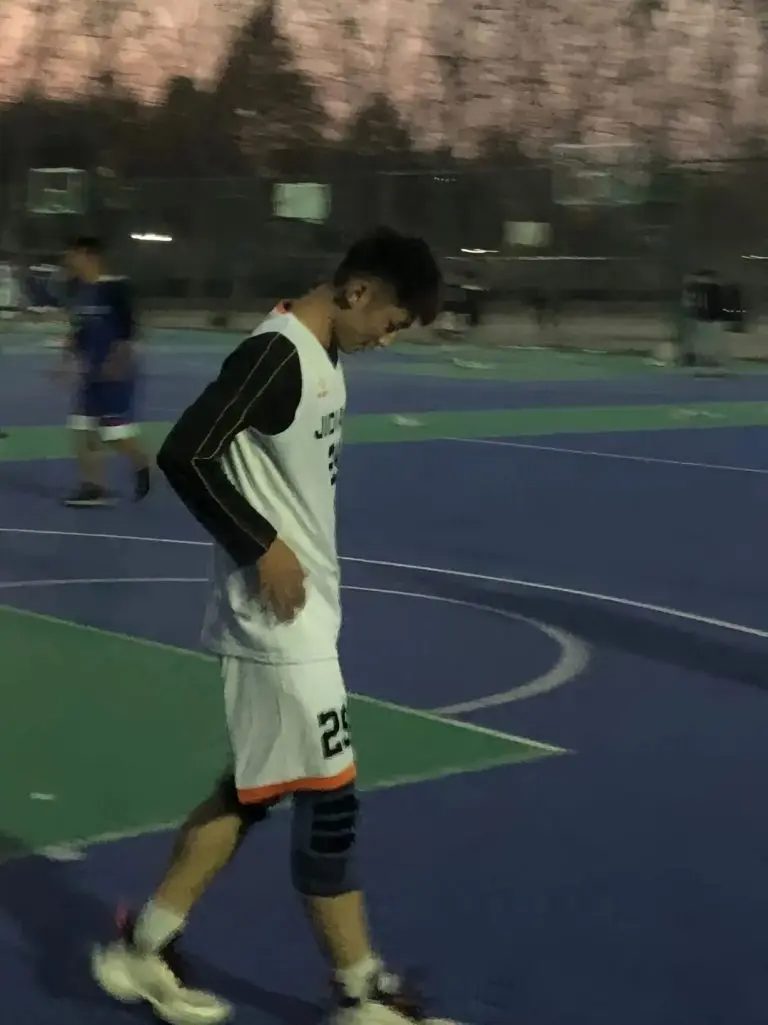 大鼻子 178cm 武体体育生，穿灰裤子绝了