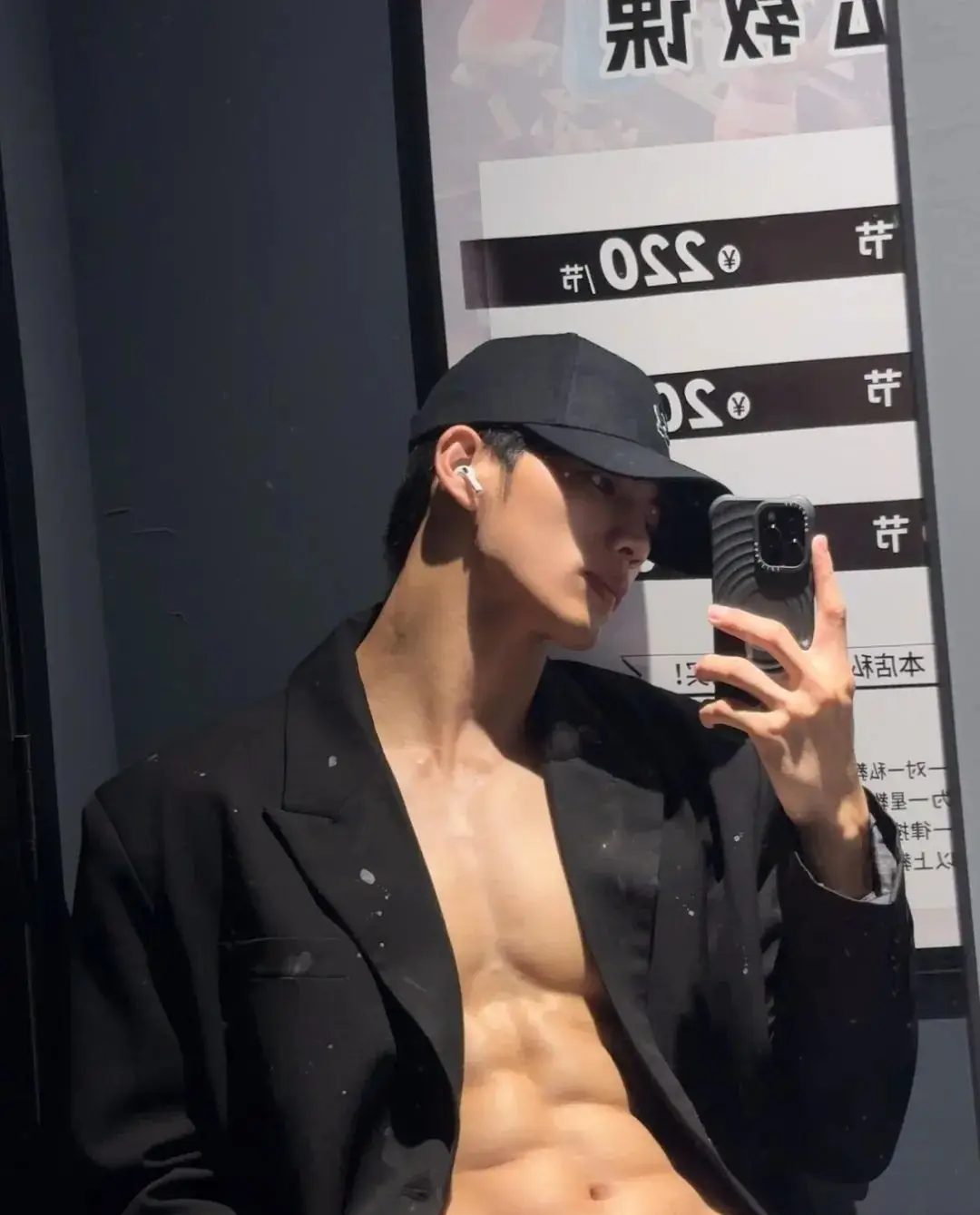 广东 185cm 肌肉帅模特，这腹肌谁看了不心动！