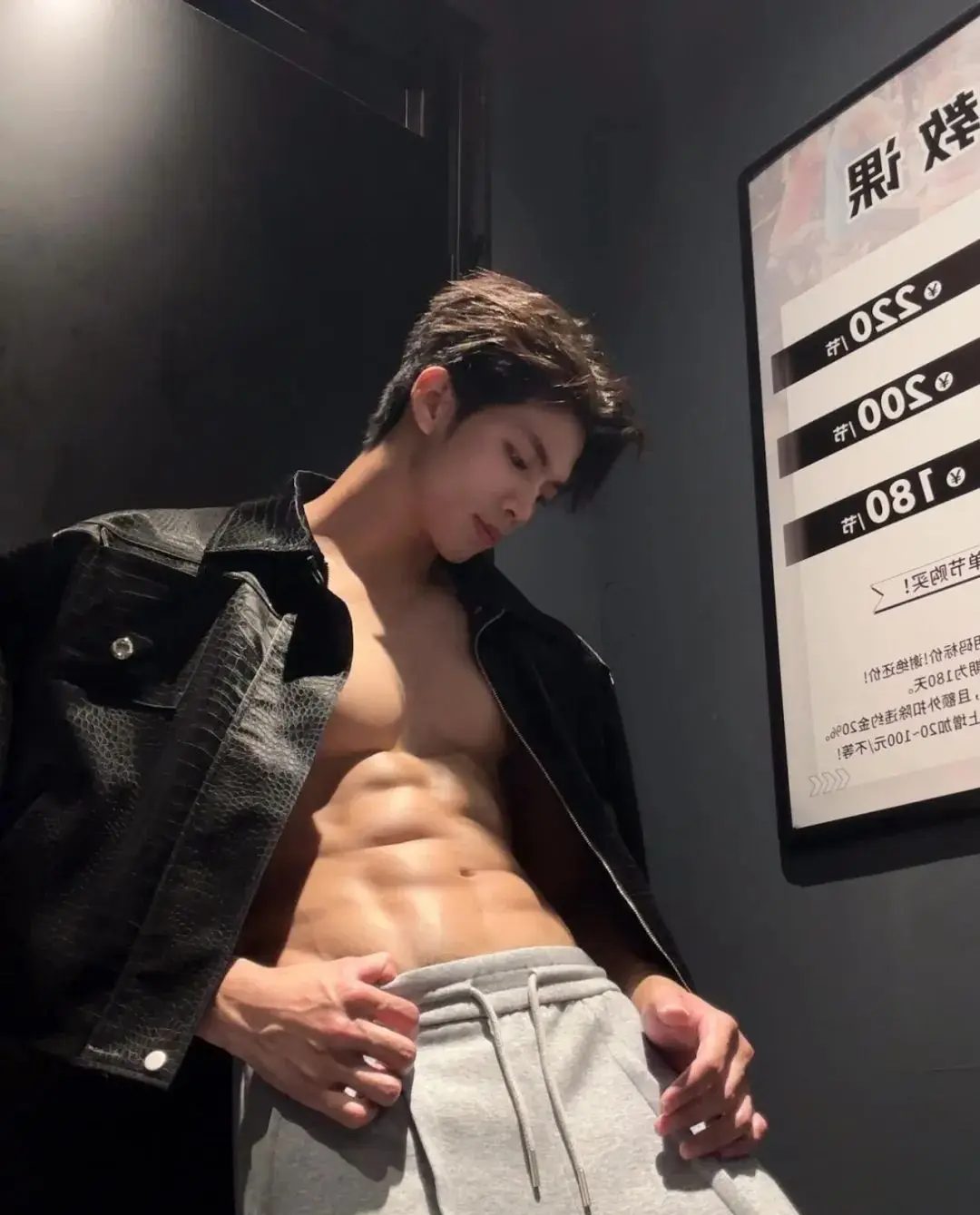 广东 185cm 肌肉帅模特,这腹肌谁看了不心动! 广东 185cm 肌肉帅模特,这腹肌谁看了不心动!