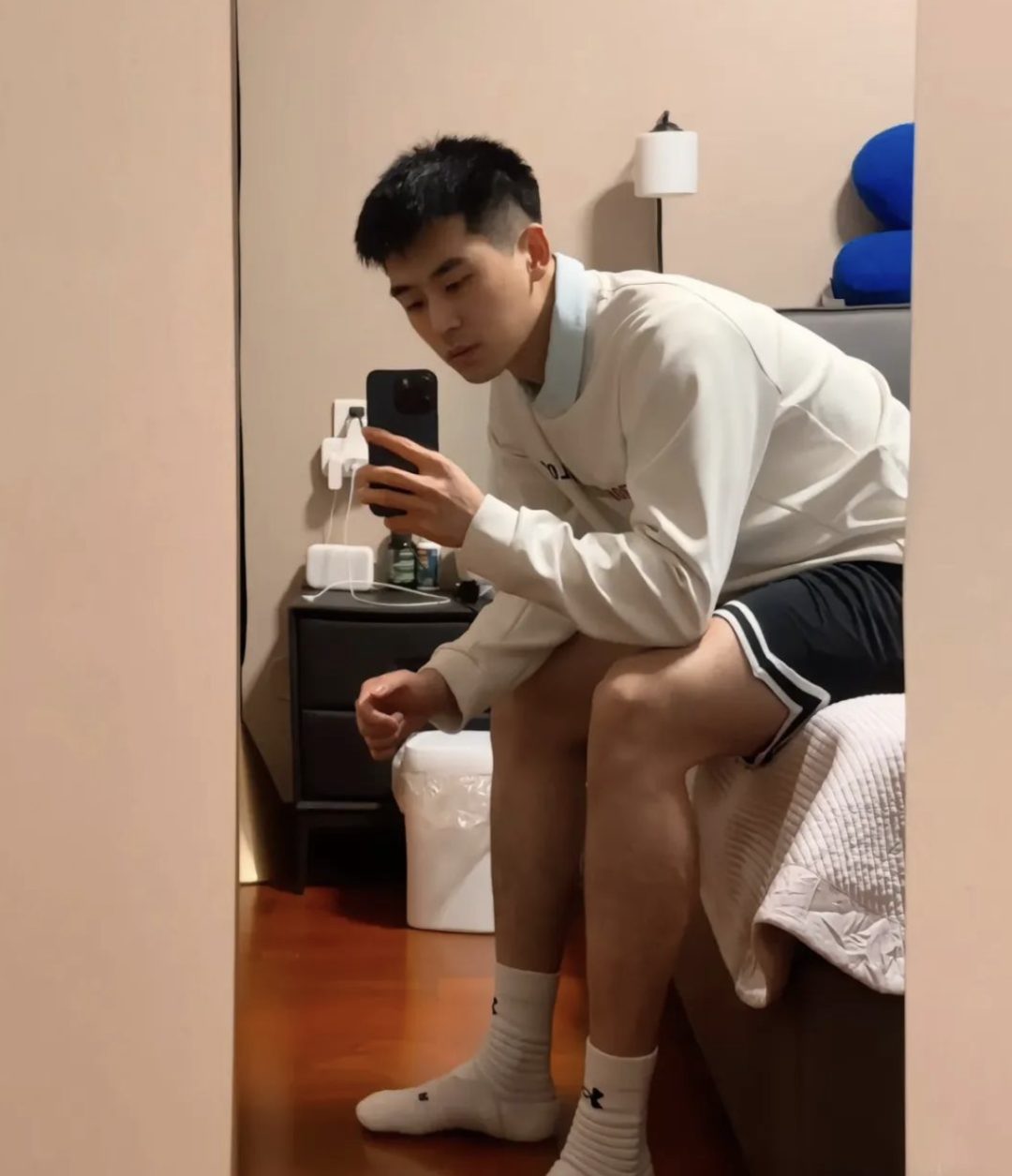 183CM 长腿男岔太开长的真好看！太 MAN 了好帅哦！