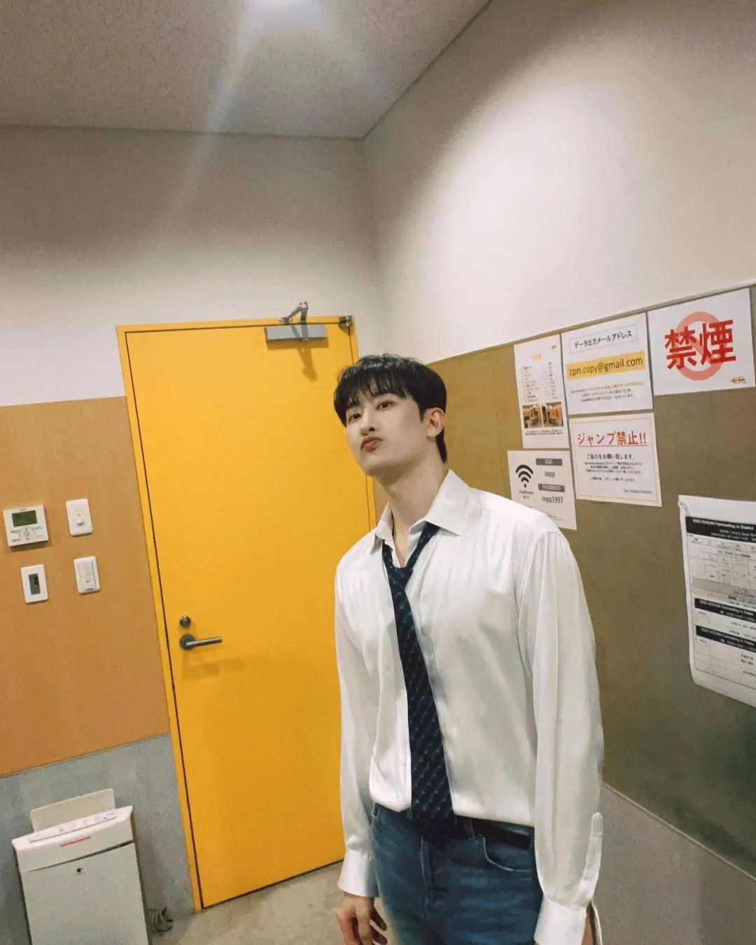 年近四十身材不输健身教练，韩国老牌爱豆泳裤贴身照好吸睛！