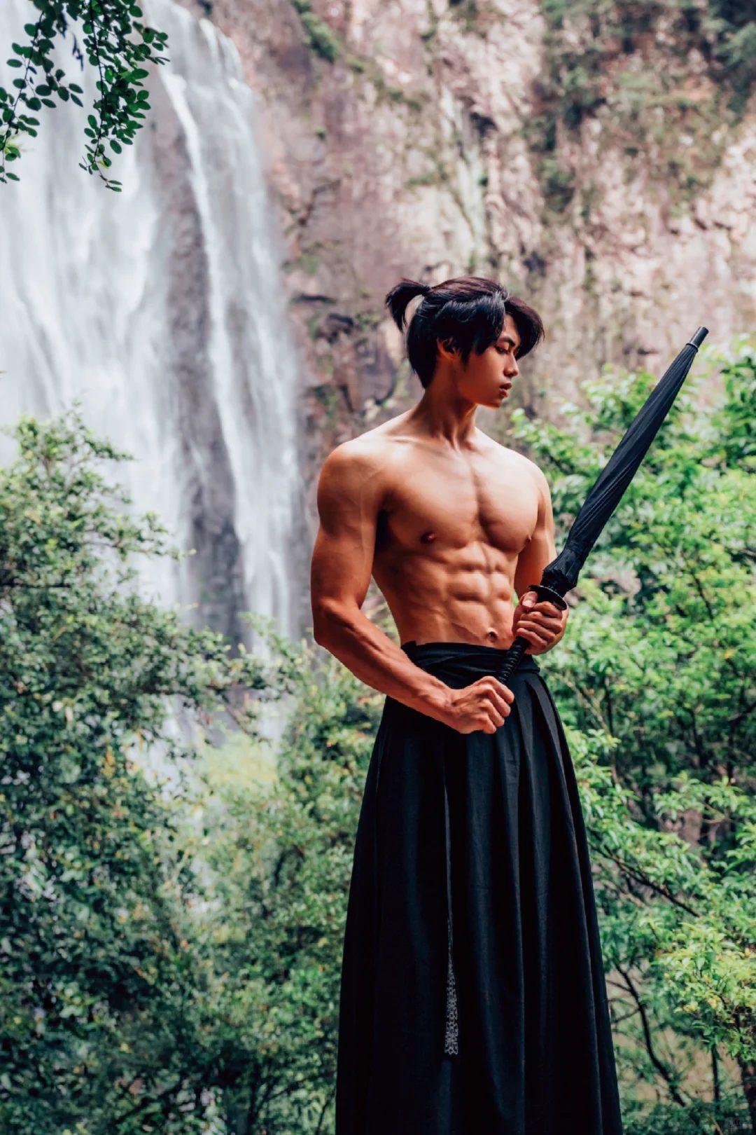 写真 | 古铜肌肉剑士