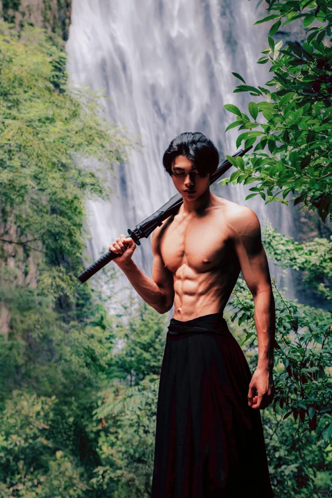 写真 | 古铜肌肉剑士