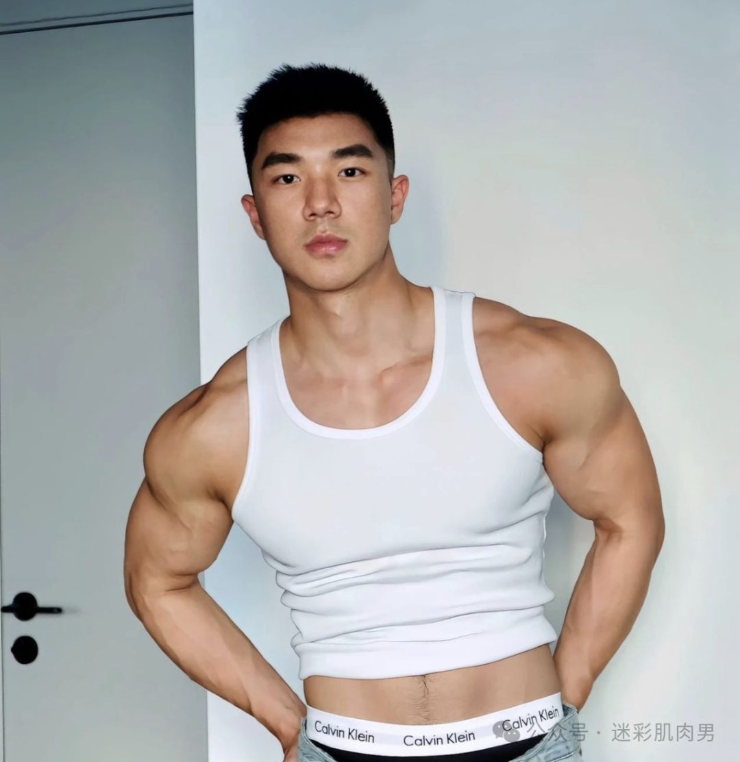 188CM 寸头运动男网红孔亨利火啦？视频太好看！