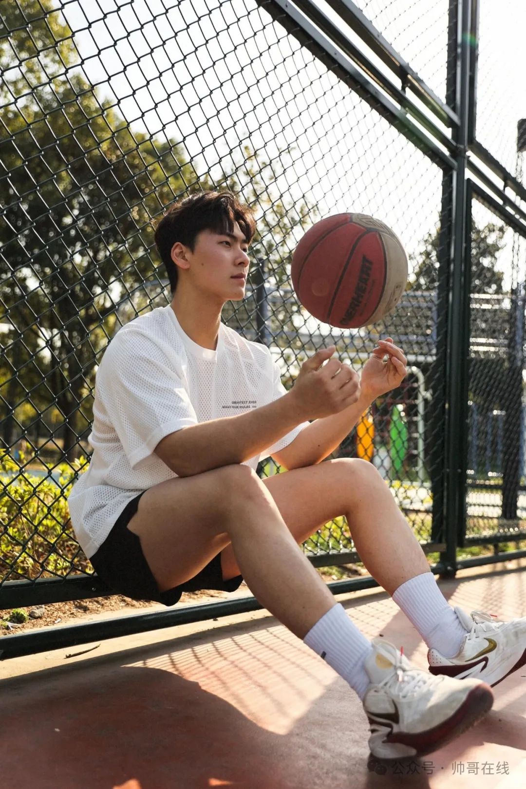 185CM 肌肉男大体育生，刚满 20 的帅弟弟！