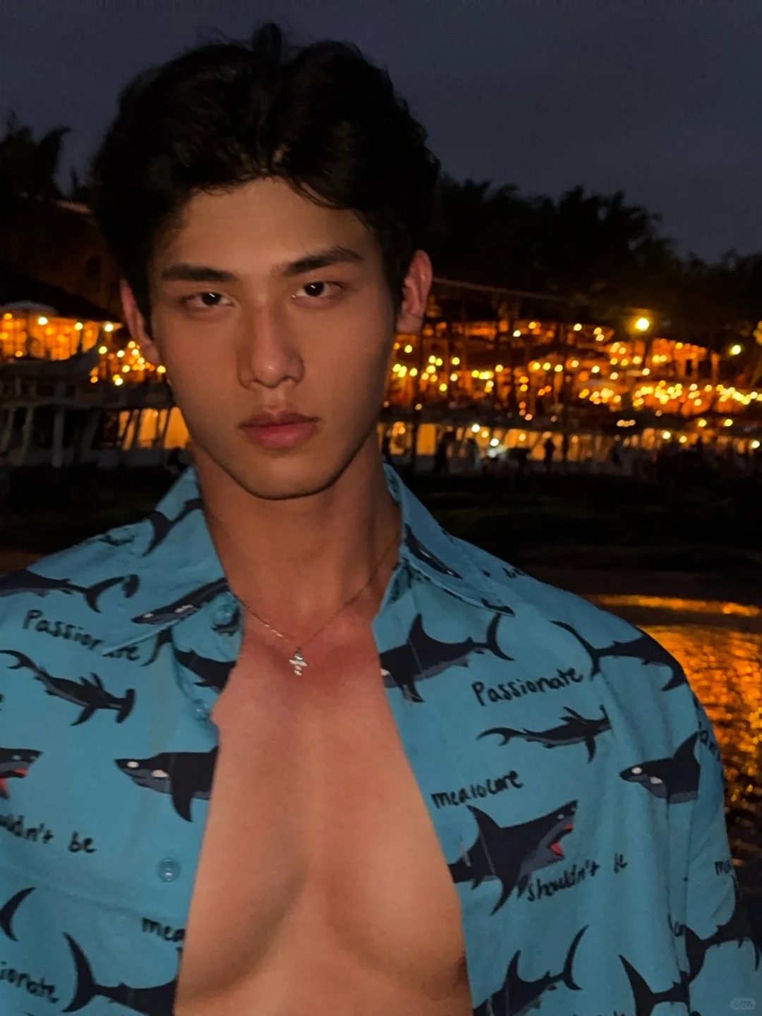 黑皮精瘦型男，时尚穿搭博主
