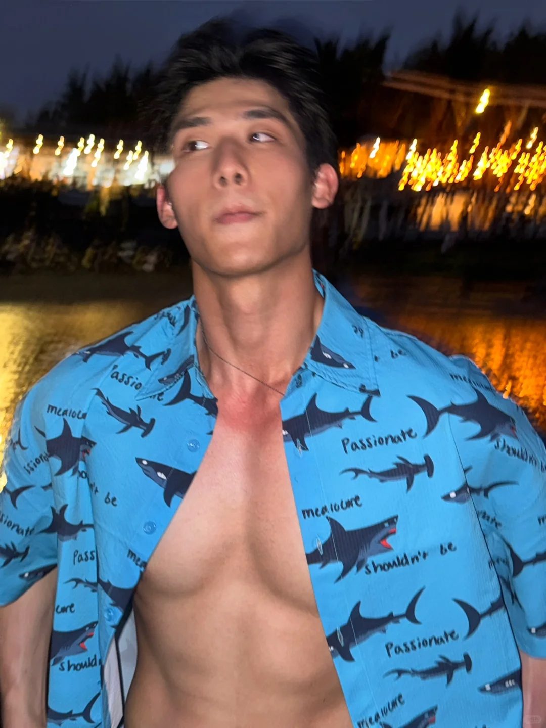 黑皮精瘦型男，时尚穿搭博主