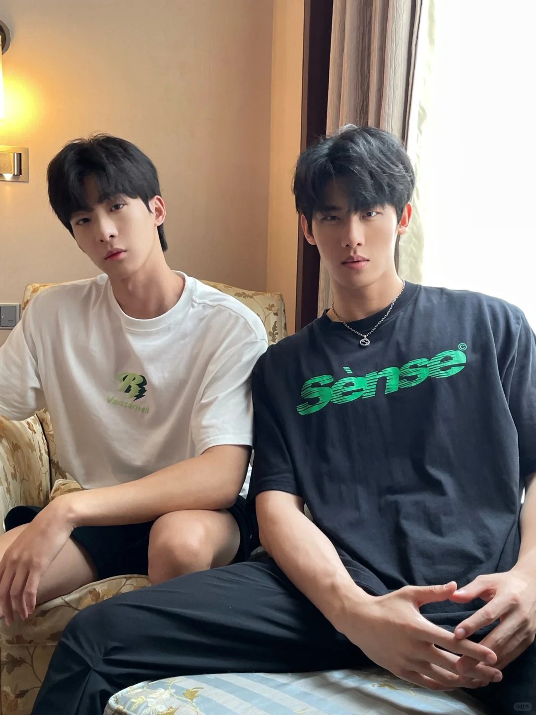 黑皮精瘦型男，时尚穿搭博主