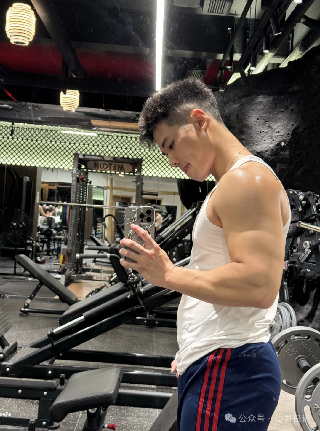 憨熊系体育生！私下还有这一面……