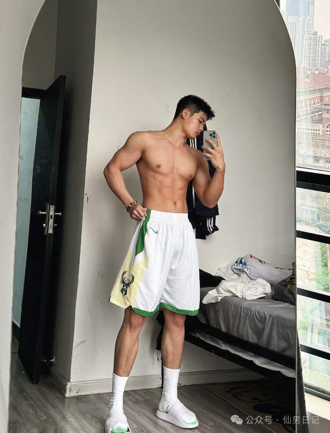 憨熊系体育生！私下还有这一面……