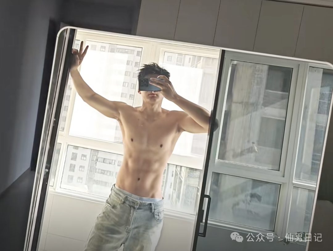全网爆火的修水管师傅找到了！这腹肌真的可以……