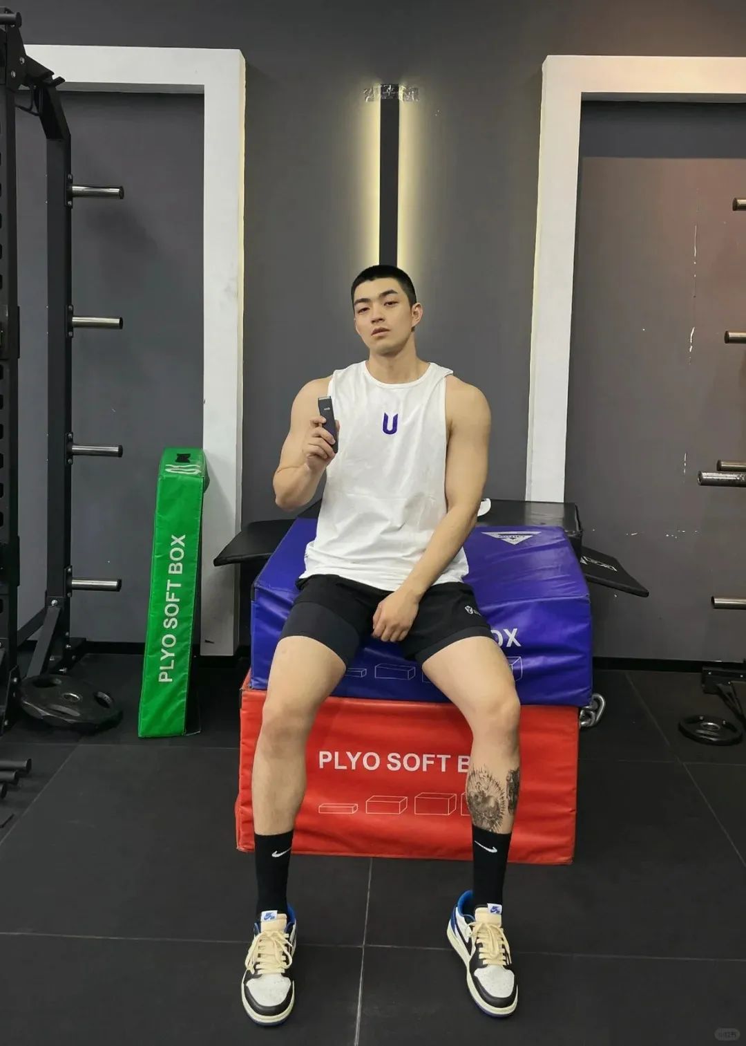 “撕漫男”降临现实！刘聪 Russell 健身大片，撩翻全网的荷尔蒙狂潮