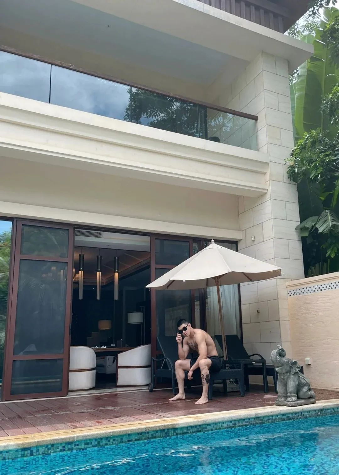 “撕漫男”降临现实！刘聪 Russell 健身大片，撩翻全网的荷尔蒙狂潮