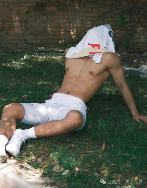 男大体育生，这身材便宜了谁？