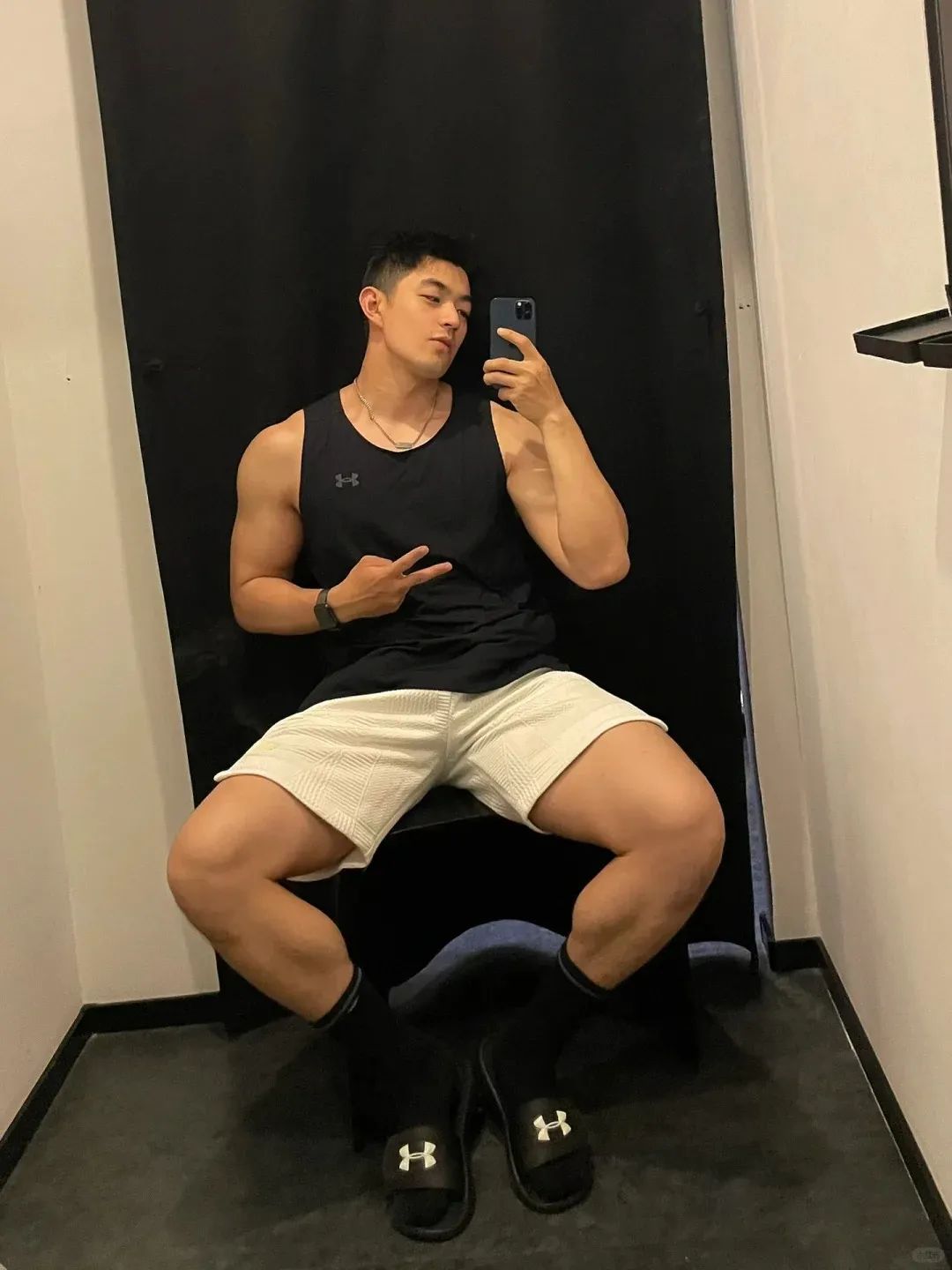 “撕漫男”降临现实！刘聪 Russell 健身大片，撩翻全网的荷尔蒙狂潮