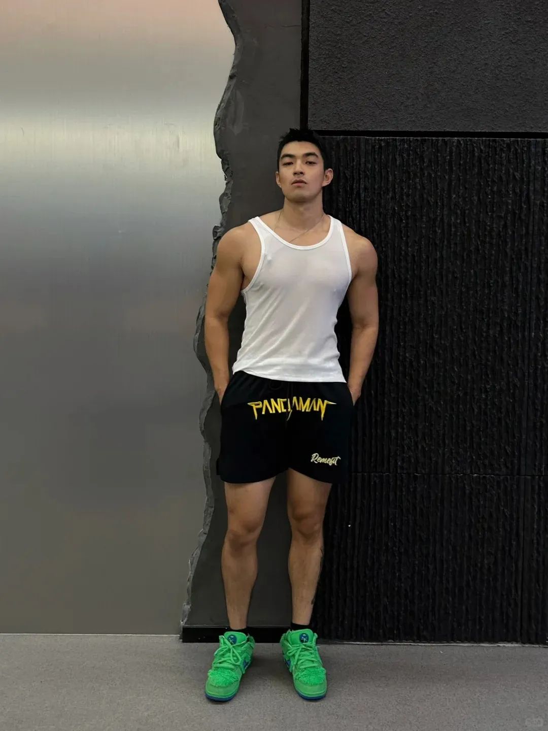 “撕漫男”降临现实！刘聪 Russell 健身大片，撩翻全网的荷尔蒙狂潮