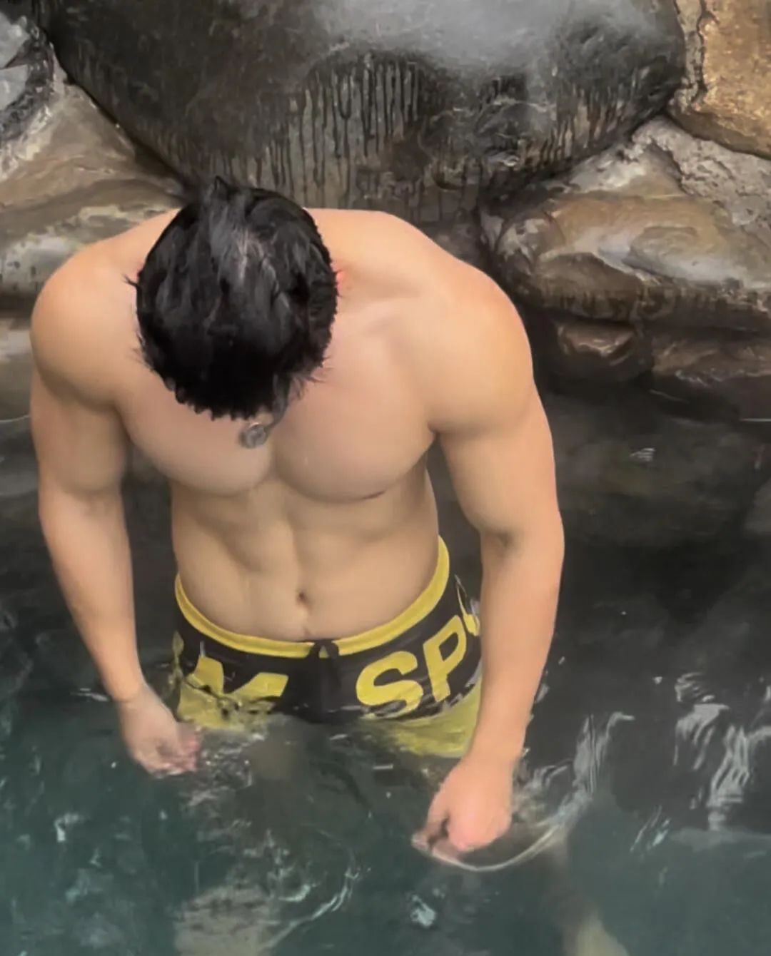 189cm 翘 P 肌肉健身双开门鲨鱼线腹肌哥哥