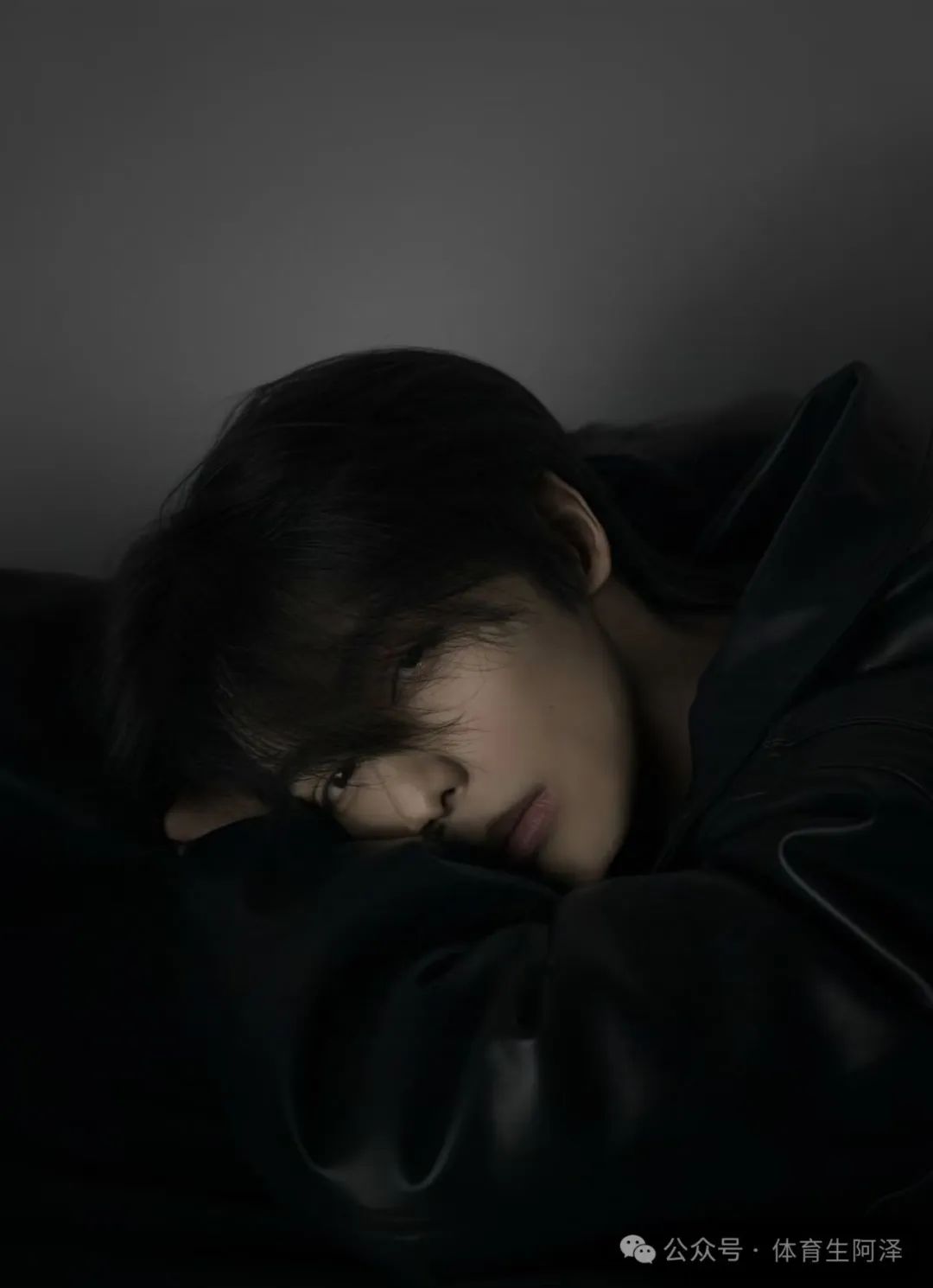 神似宋威龙，浙江肌肉校草因一张照片爆火网络......