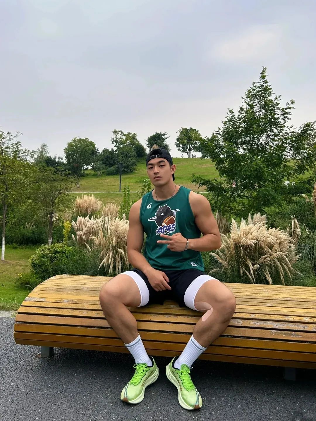 “撕漫男”降临现实！刘聪 Russell 健身大片，撩翻全网的荷尔蒙狂潮