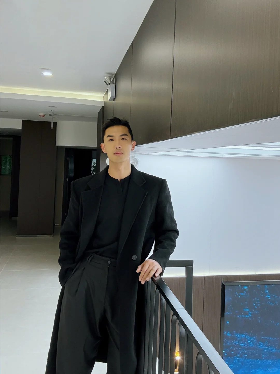 95 后小哥健身写真爆红 这腰臀比是真实存在的吗？