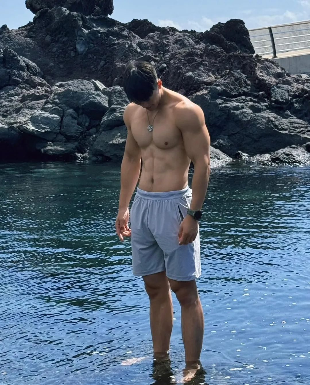 189cm 翘 P 肌肉健身双开门鲨鱼线腹肌哥哥