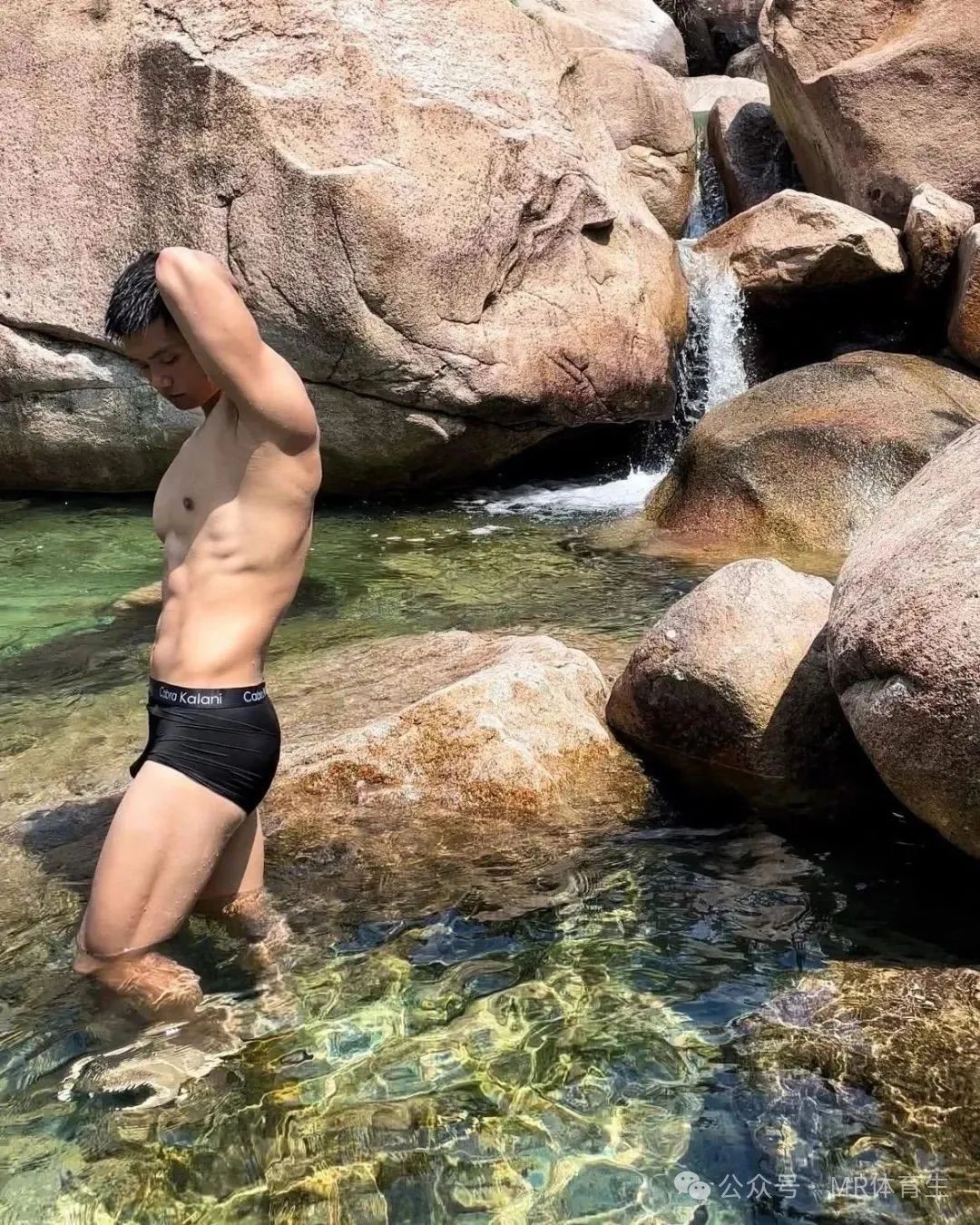 185CM 山东肌肉汉子宽肩窄腰身材，又高又壮