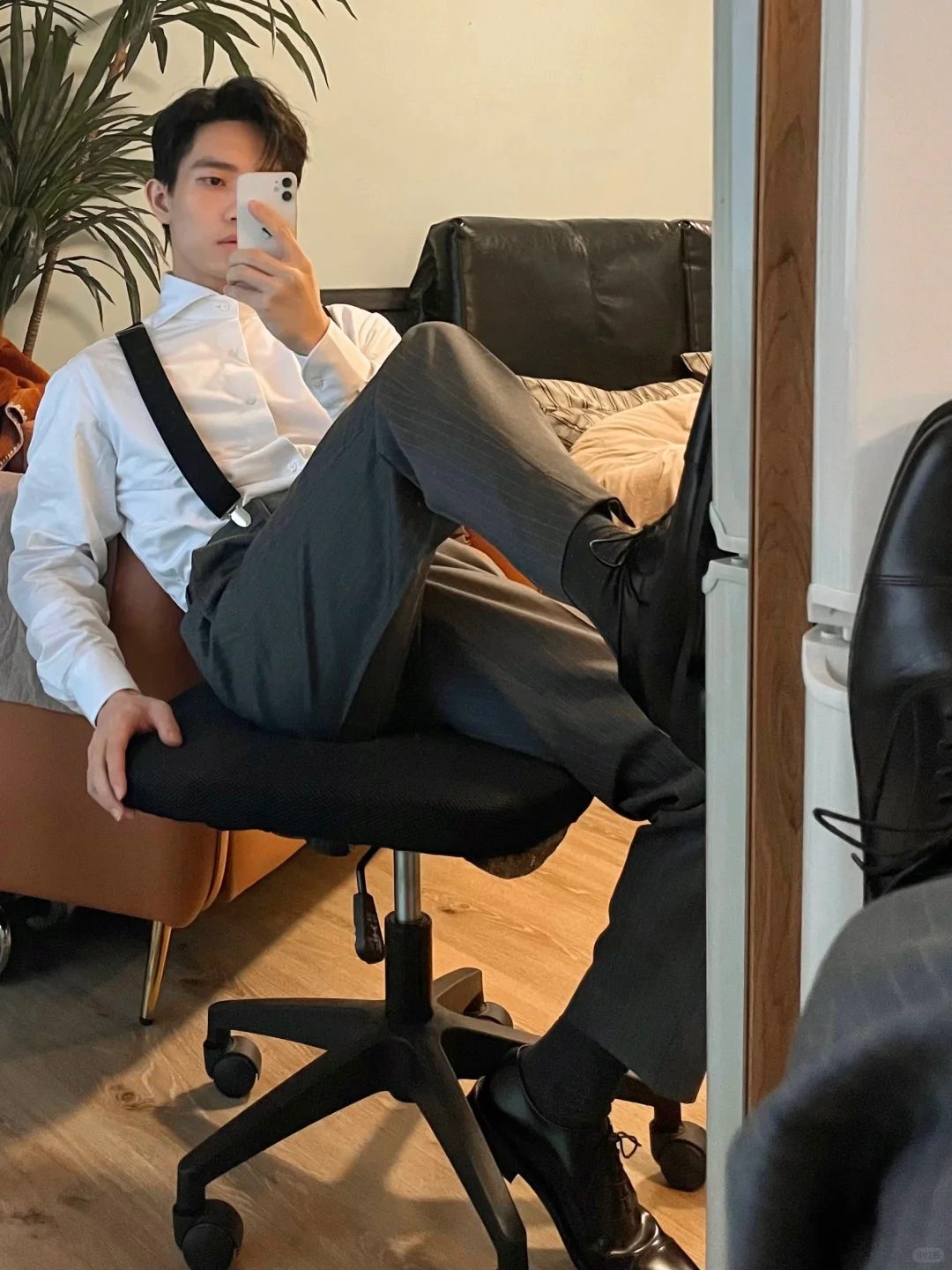 正装赛道的小哥哥，那些特写你喜欢吗?