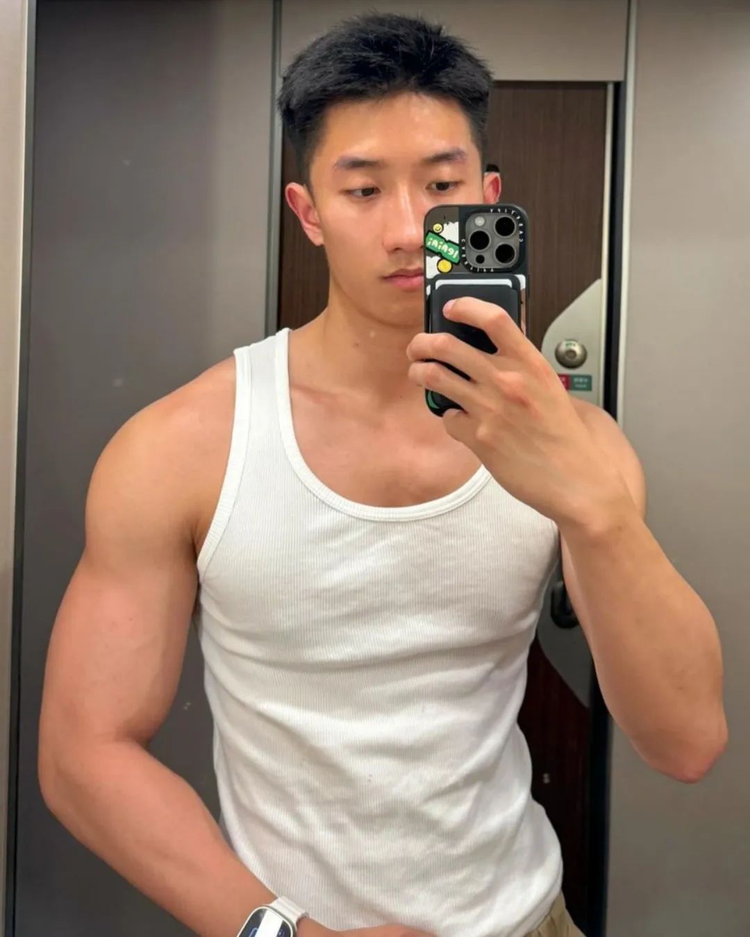 男生除了“前刺”发型，还可以剪这 3 款造型，时尚个性潮流帅气