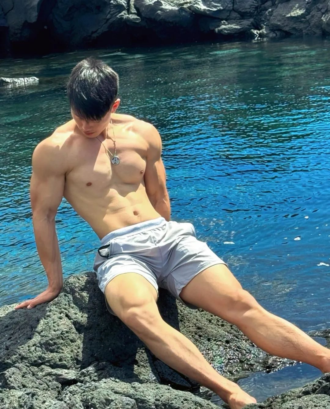 189cm 翘 P 肌肉健身双开门鲨鱼线腹肌哥哥 189cm 翘 P 肌肉健身双开门鲨鱼线腹肌哥哥