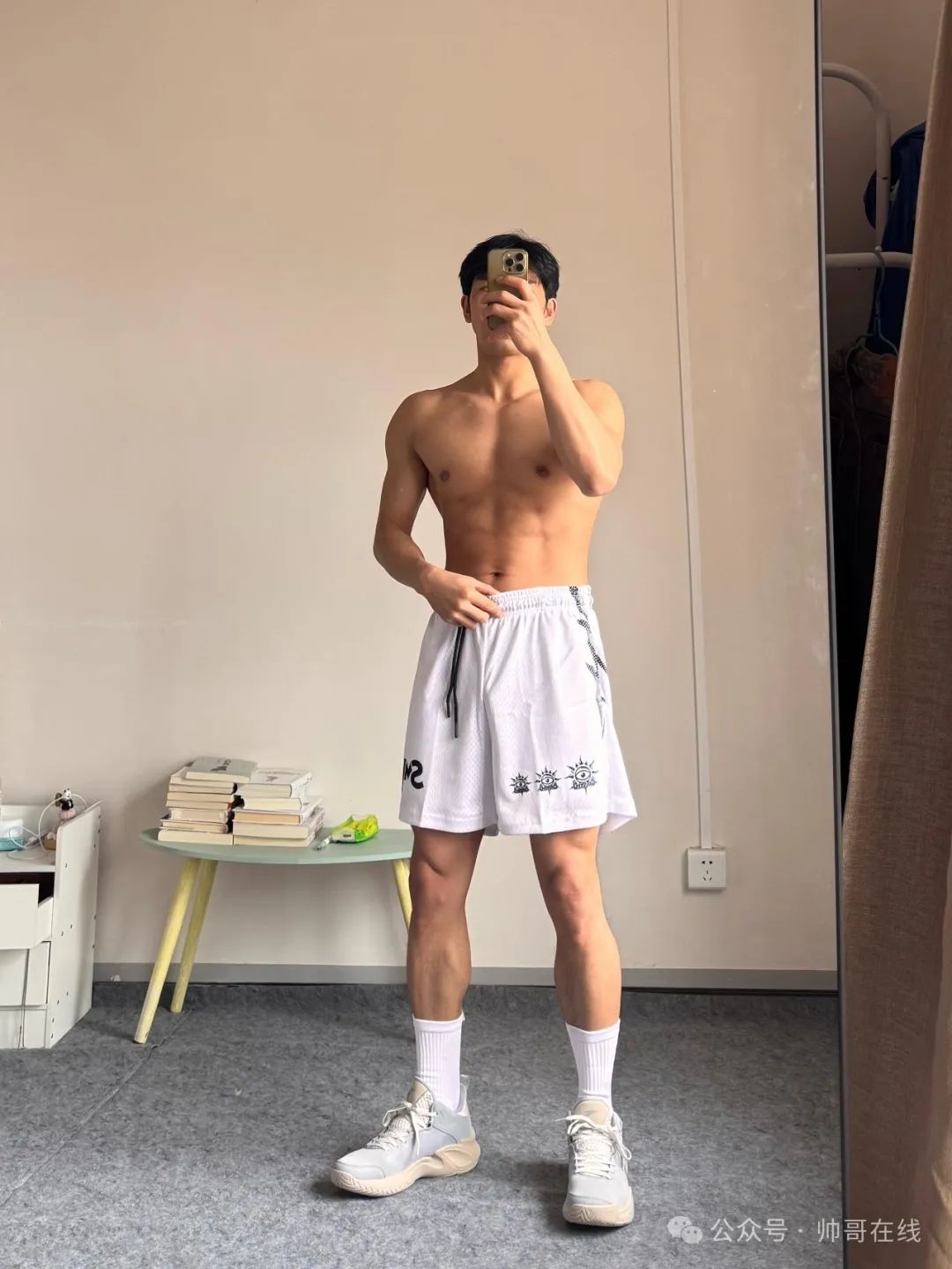 黑皮腹肌体育生弟弟，肌肉是男孩子最好的外衣！