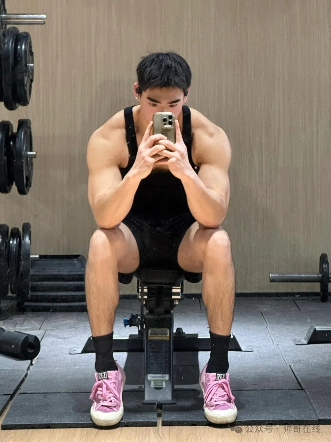 麒麟臂肌肉健身帅哥，安全感够了吗？