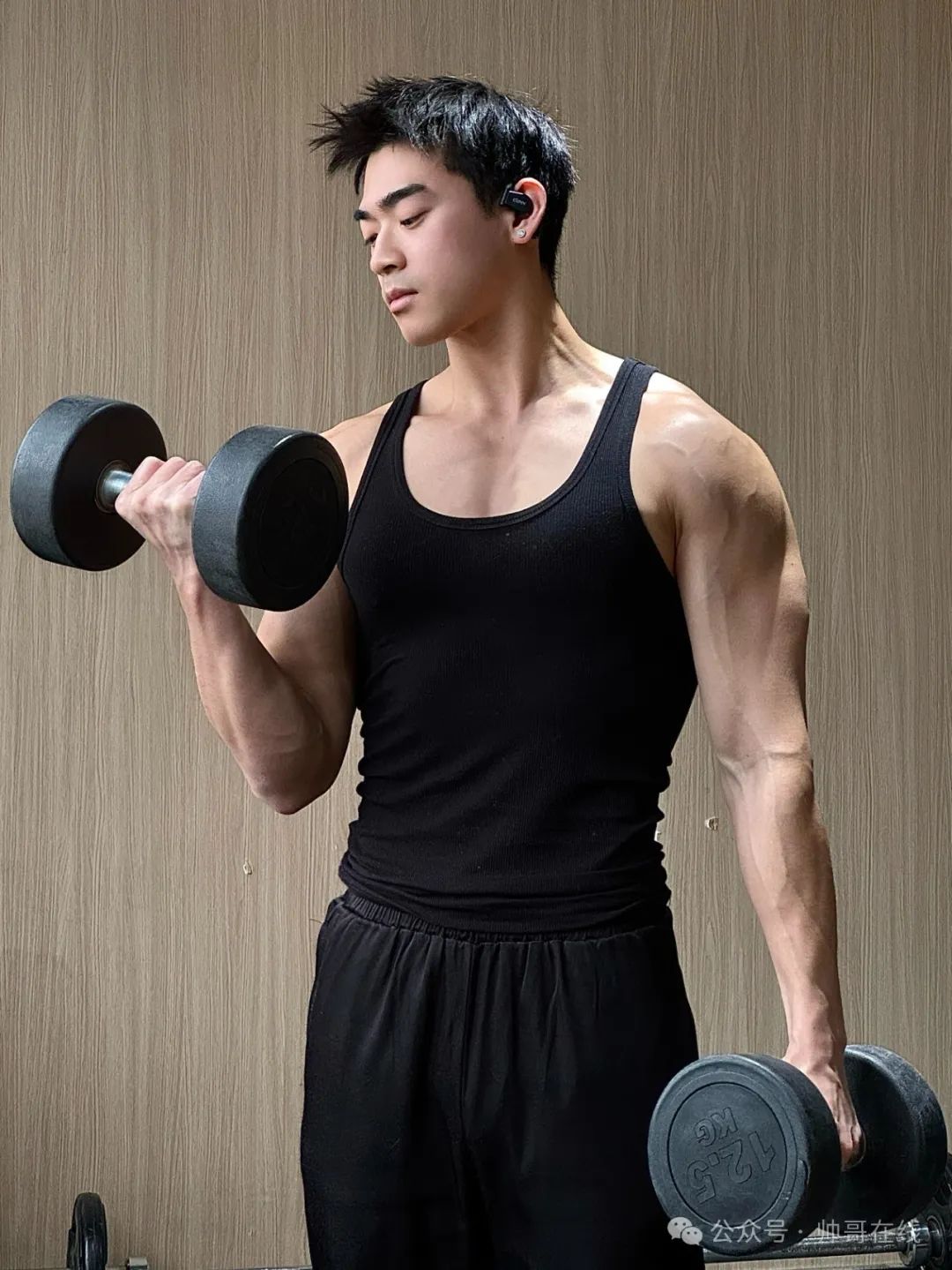 麒麟臂肌肉健身帅哥，安全感够了吗？