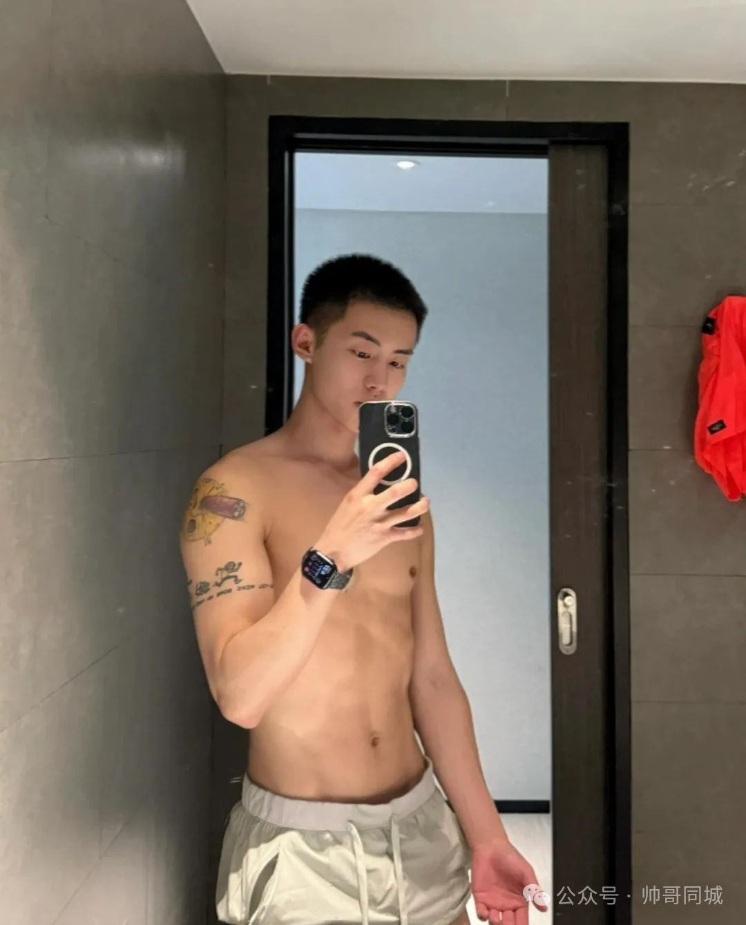 薄肌寸头帅哥狙击通讯录们的心脏 薄肌寸头帅哥狙击通讯录们的心脏