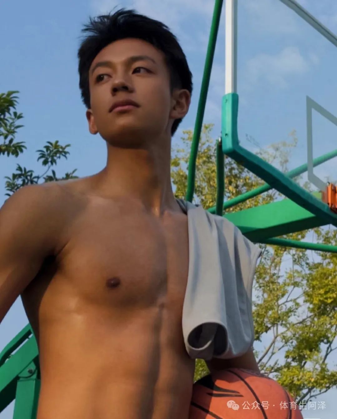 185cm 乡下糙汉体育生男主，黑皮猛 1 持久打桩.....