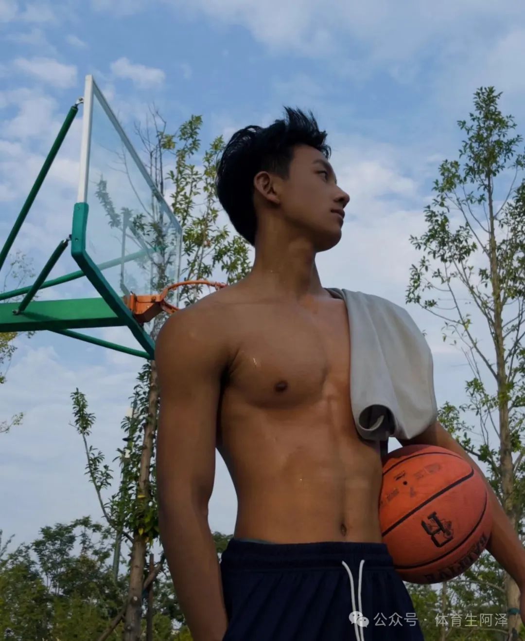 185cm 乡下糙汉体育生男主，黑皮猛 1 持久打桩.....
