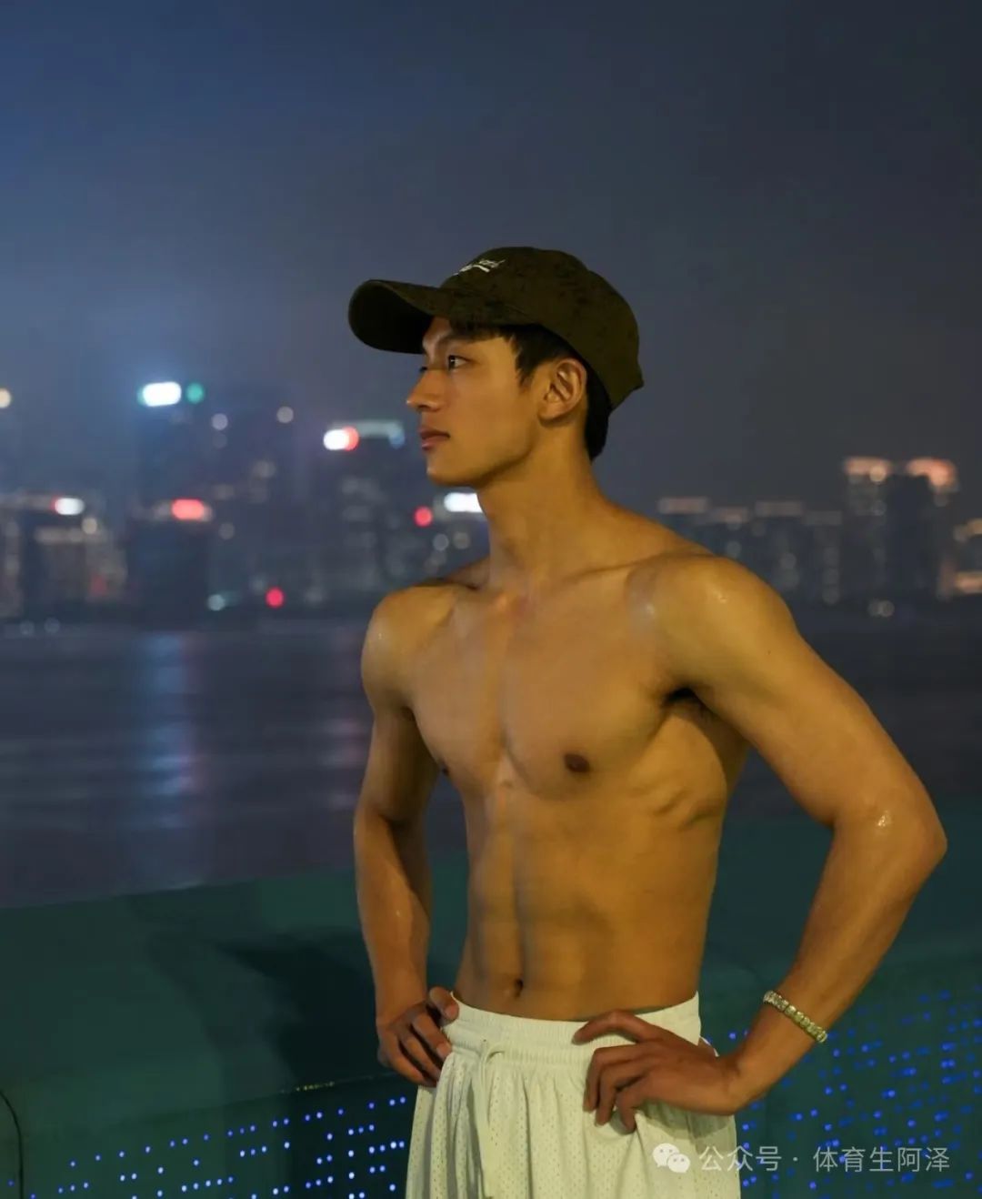 185cm 乡下糙汉体育生男主，黑皮猛 1 持久打桩.....