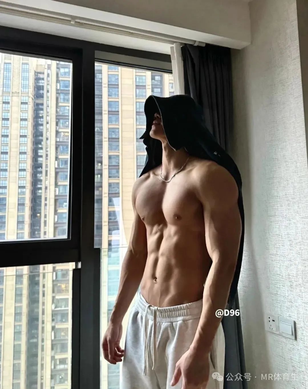 183cm 浙江黑皮筋肉小哥，倒三角狼狗腰这身材你爱了吗