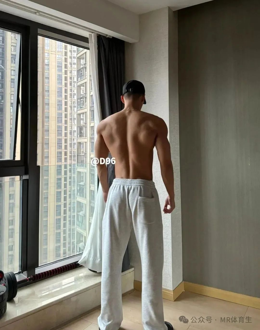 183cm 浙江黑皮筋肉小哥，倒三角狼狗腰这身材你爱了吗