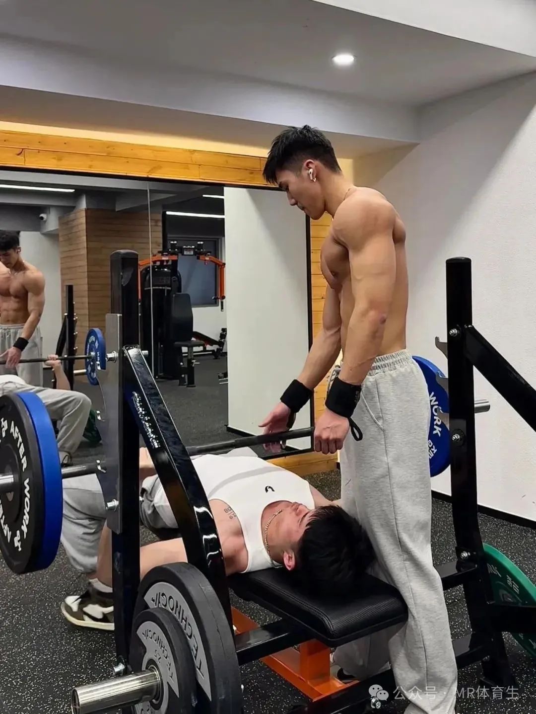 183cm 浙江黑皮筋肉小哥，倒三角狼狗腰这身材你爱了吗