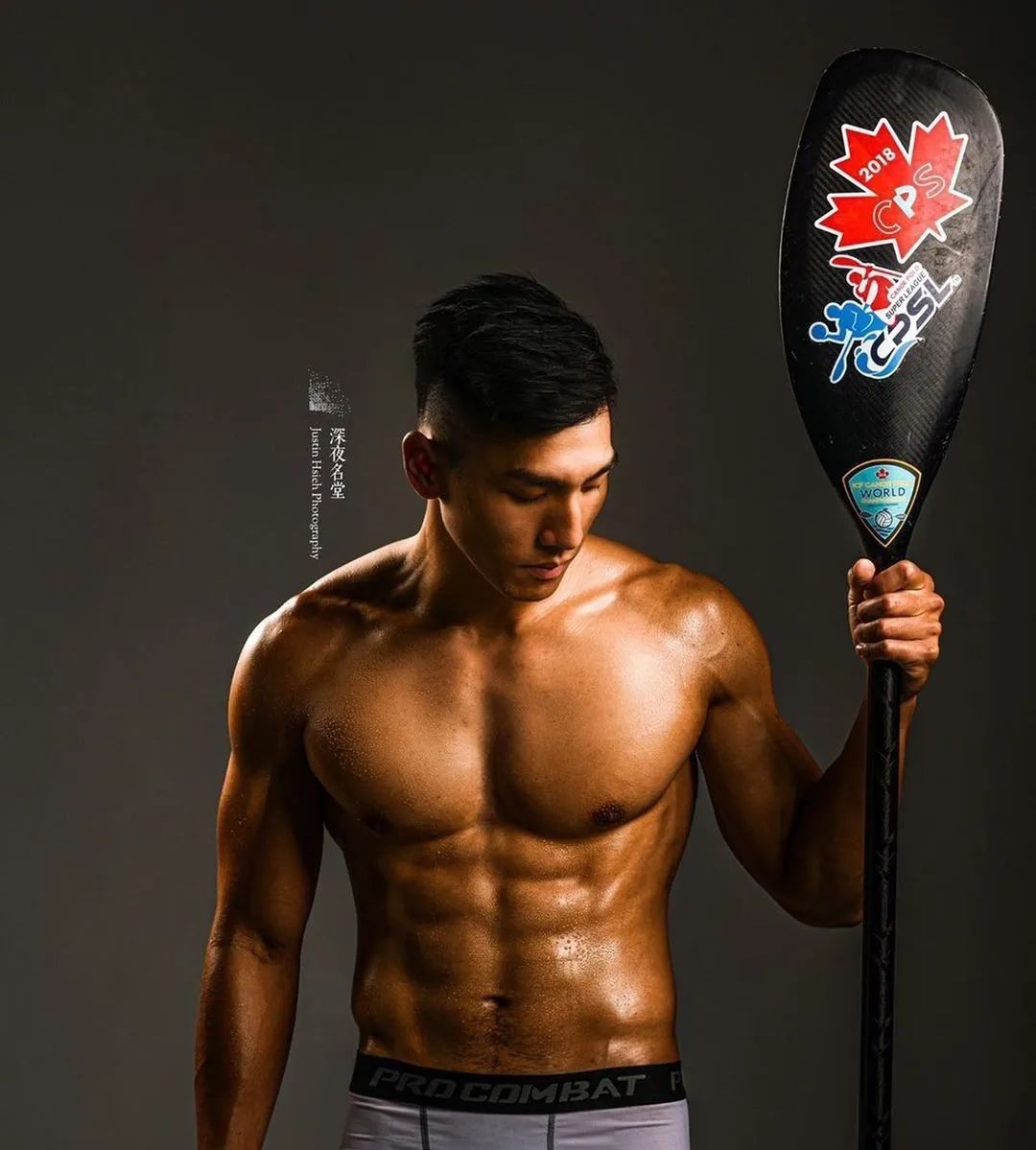 187cm 皮划艇猛男赛场湿身照流出！这肌肉线条谁看了不迷糊