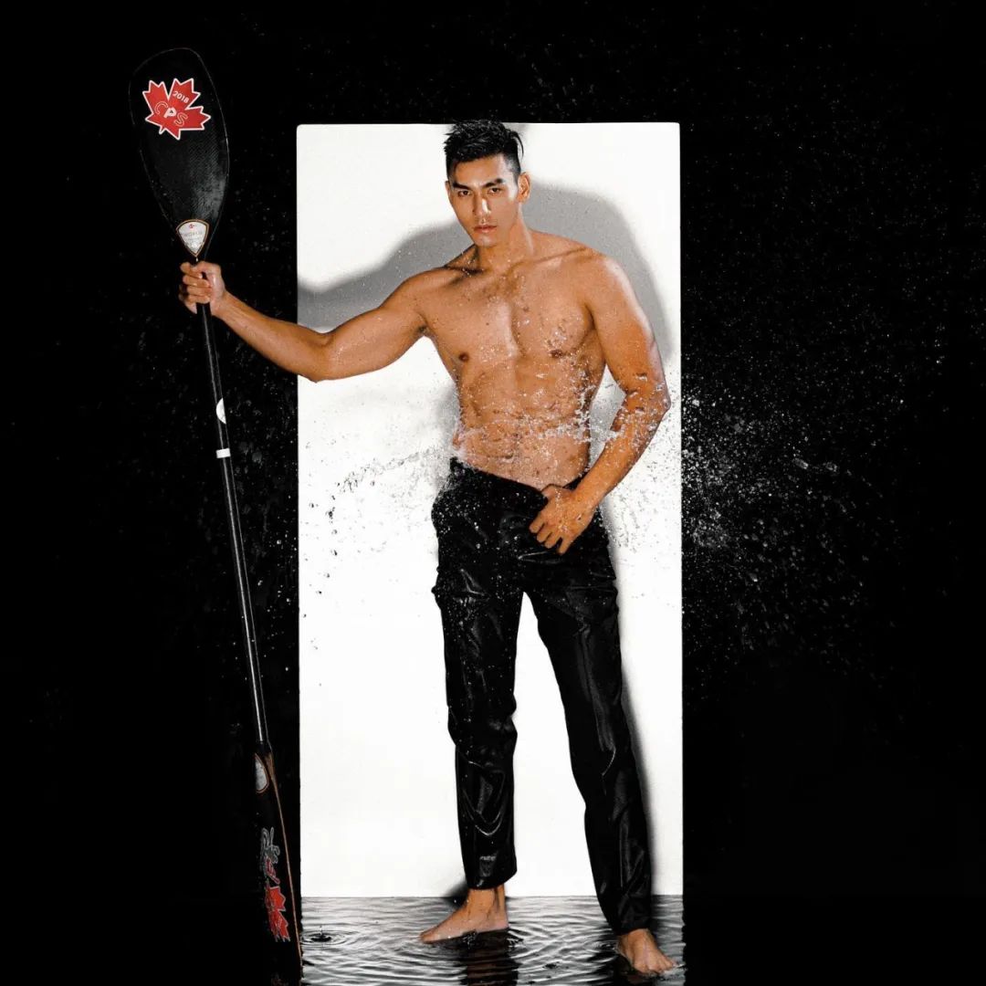 187cm 皮划艇猛男赛场湿身照流出！这肌肉线条谁看了不迷糊