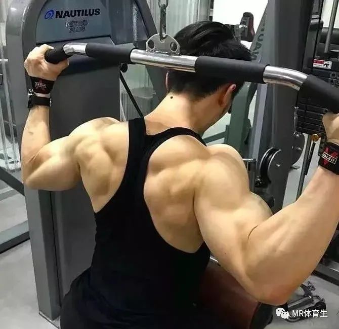 男生的背，都练的怎么样了？简直太帅了