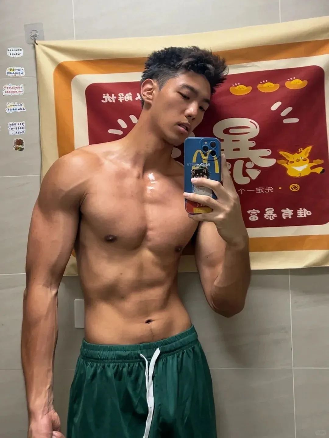肌肉黑皮体育系男大，这到底是谁在谈啊？！