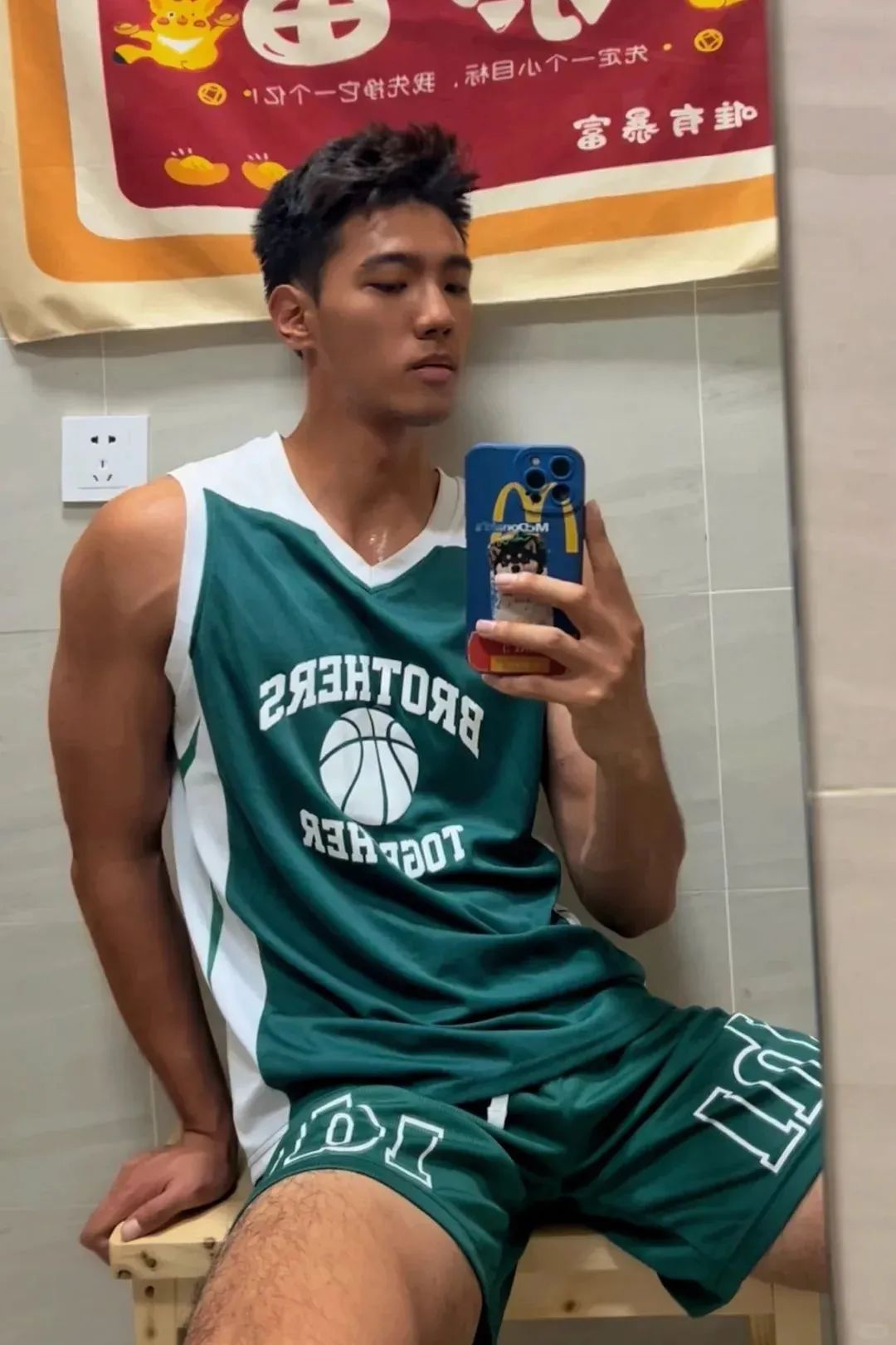 肌肉黑皮体育系男大，这到底是谁在谈啊？！